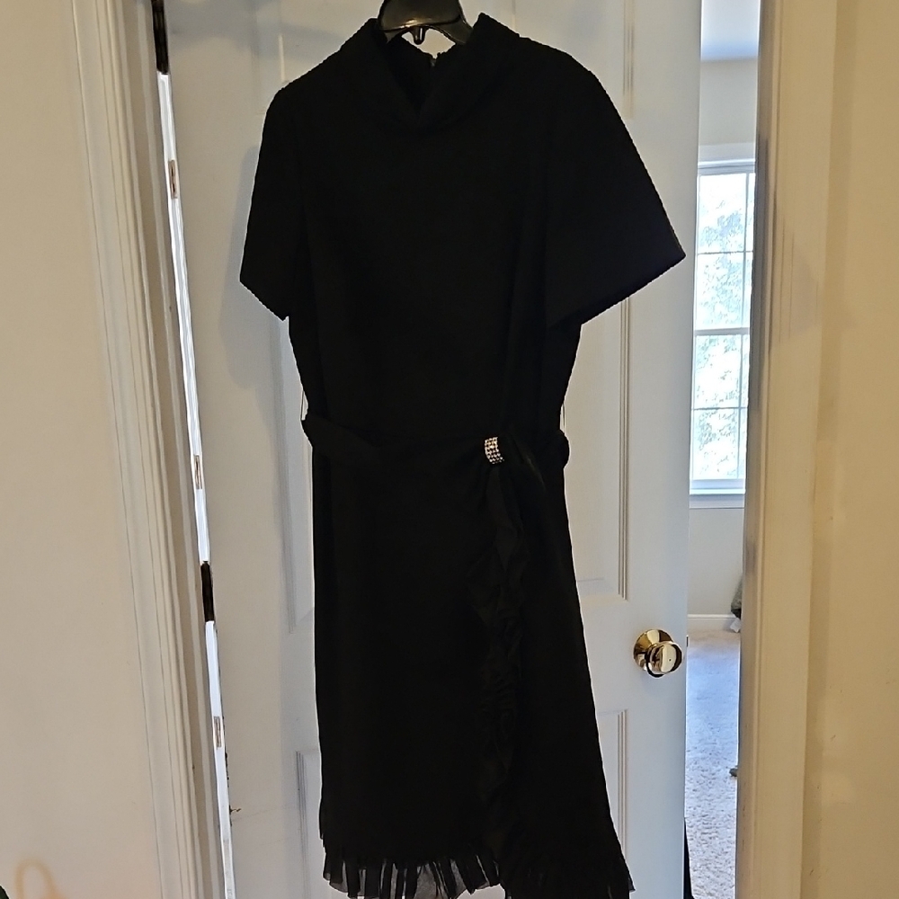 Elegant Vintage Black Dress with Belt